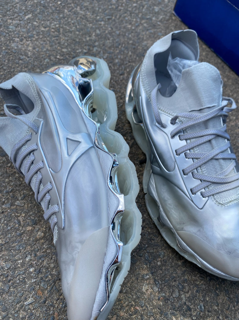 MIZUNO X HAJIME SORAYAMA - CINZA