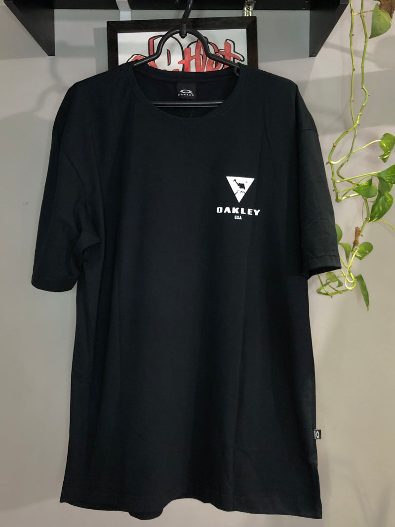 CAMISETA CUSTOM - EST MCMLXXV - PRETA