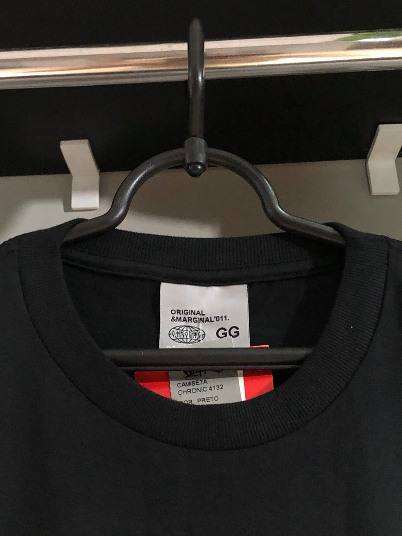 CAMISETA CHRONIC - SE TODOS DERMOS AS MÃOS