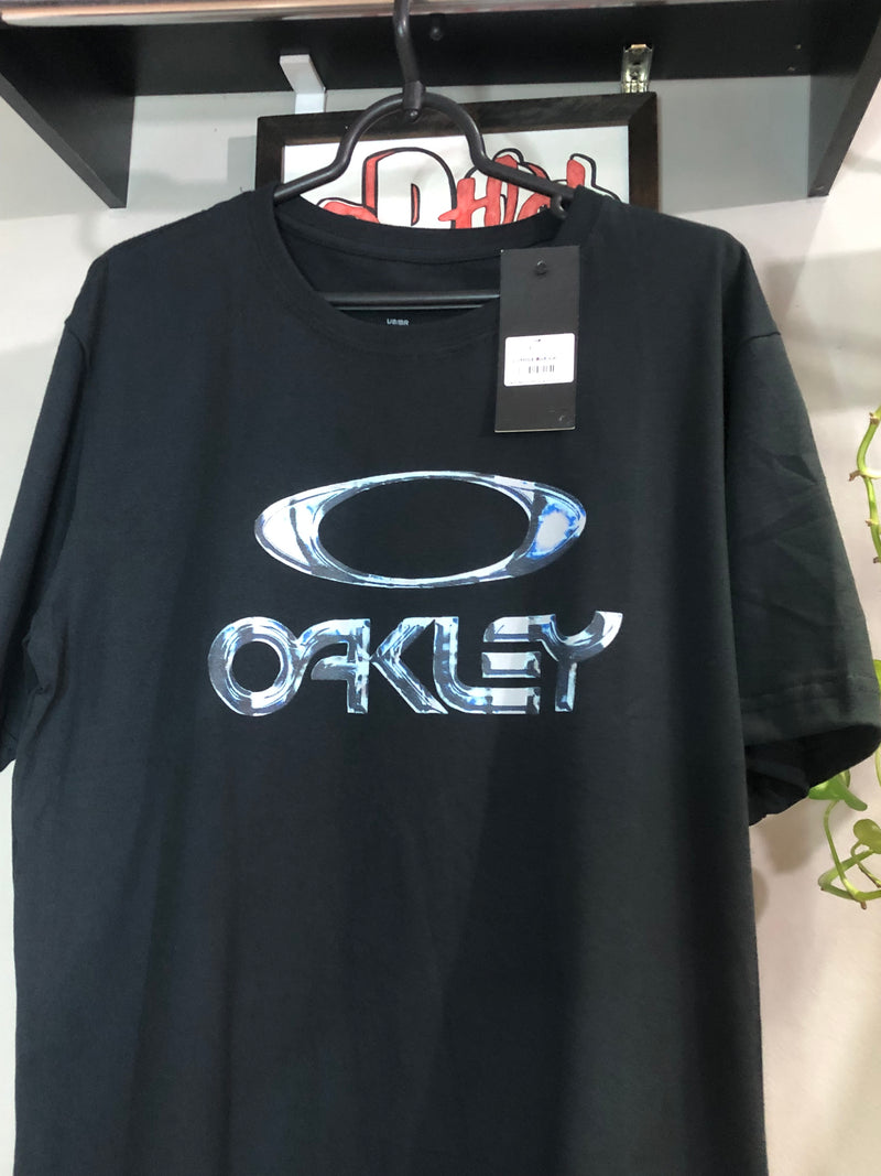 CAMISETA CUSTOM -  ICON LETREIRO AZUL - PRETA