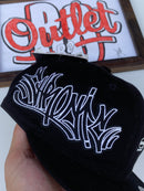 BONÉ SNAPBACK CHRONIC - O MUNDO É CRUEL MAS NÓS É CRIA