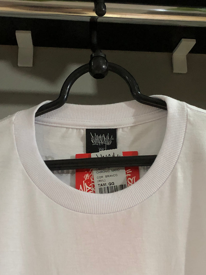 CAMISETA CHRONIC - VARIOS TEM DUAS CARA E NENHUMA PRESTA