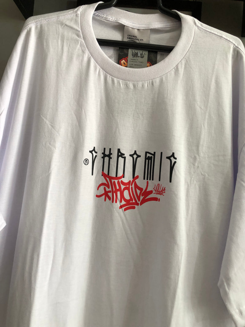 CAMISETA CHRONIC - CORPO FECHADO MENTE ABERTA - BRANCA  - PLUS SIZE