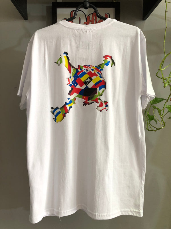 CAMISETA CUSTOM - SKULL PAISES - BRANCA