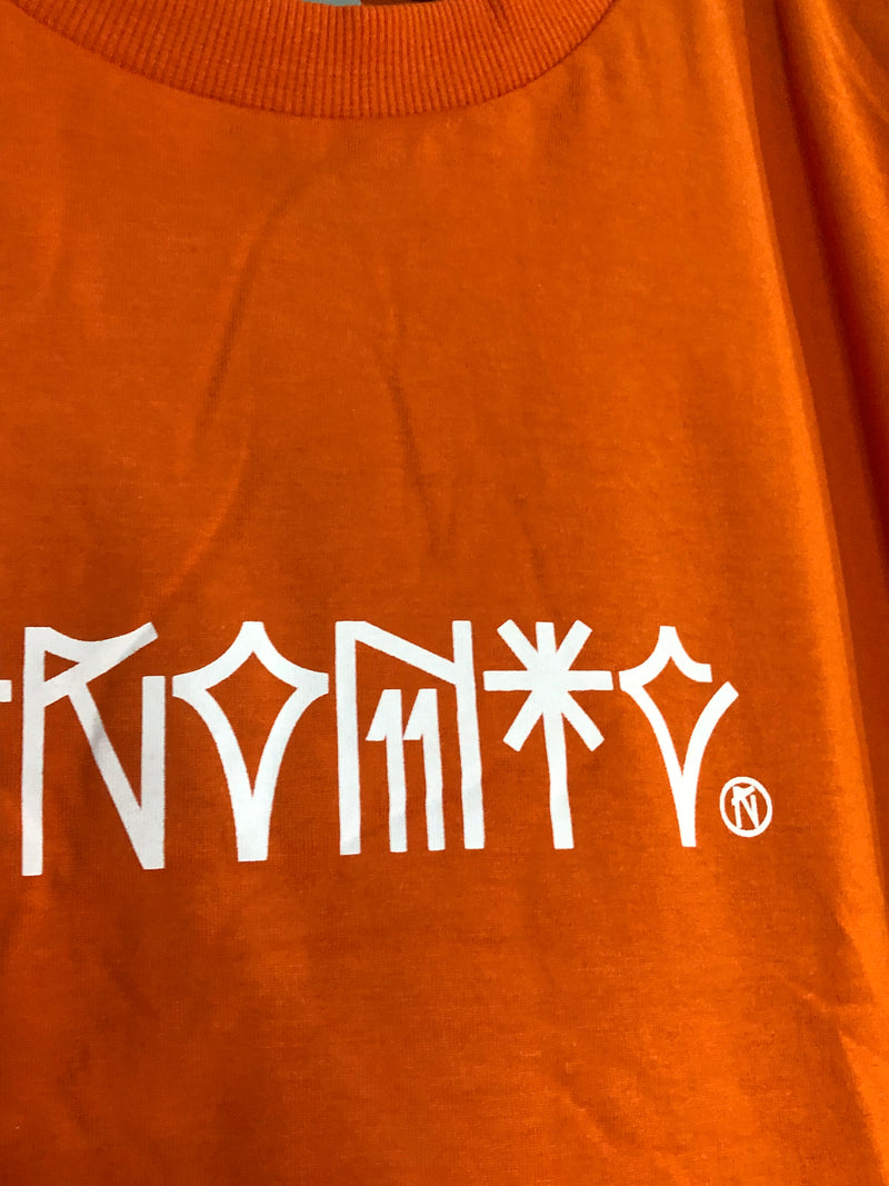 CAMISETA CHRONIC - NÃO VIM HENRDEIRO MAS VOU DEIXAR HERENÇA - LARANJA