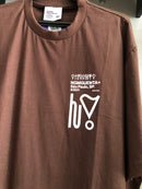 CAMISETA CHRONIC -DEUS PERDOA MAS A RUA COBRA - MARROM - PLUS SIZE