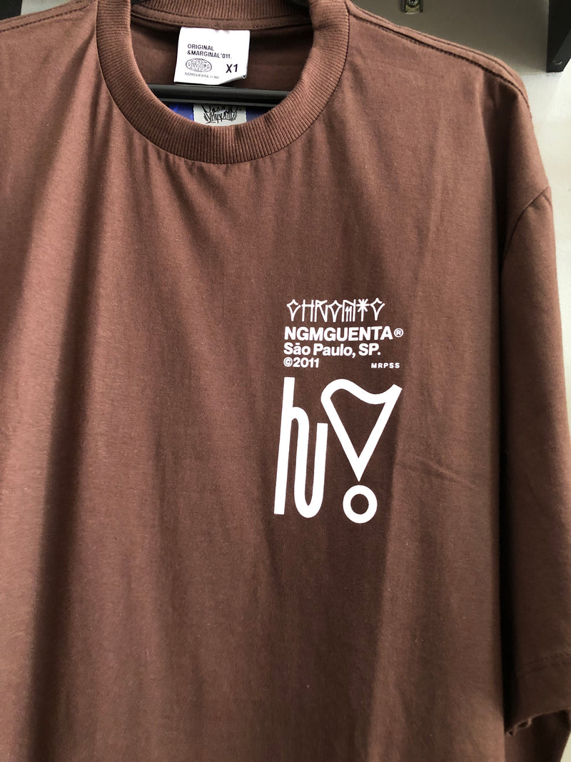 CAMISETA CHRONIC -DEUS PERDOA MAS A RUA COBRA - MARROM - PLUS SIZE