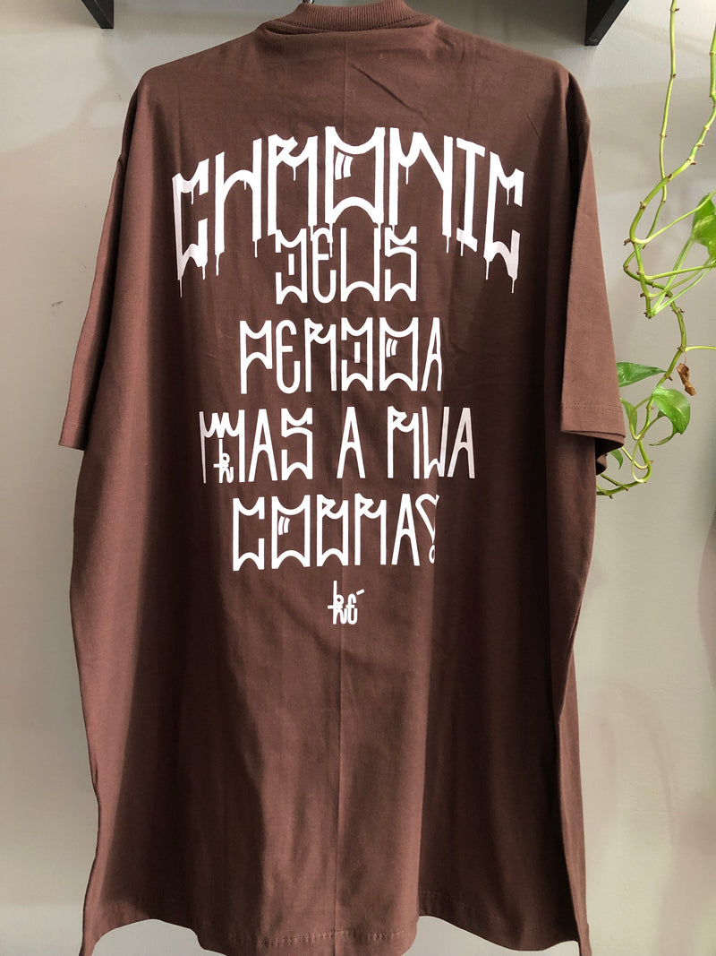 CAMISETA CHRONIC -DEUS PERDOA MAS A RUA COBRA - MARROM - PLUS SIZE