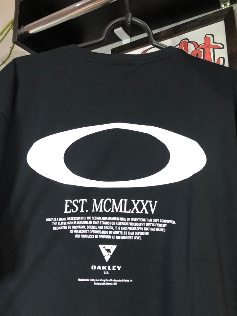 CAMISETA CUSTOM - EST MCMLXXV - PRETA