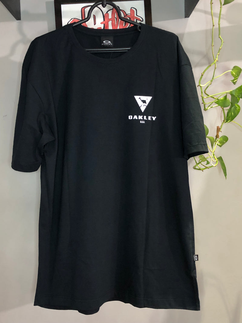 CAMISETA CUSTOM - EST MCMLXXV - PRETA