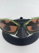 PLANTARIS OAKLEY - GREEN MATTE | LENTE MARROM POLARIZADA  (COMPRE UM ÓCULOS E ESCOLHA O SEGUNDO GRÁTIS)