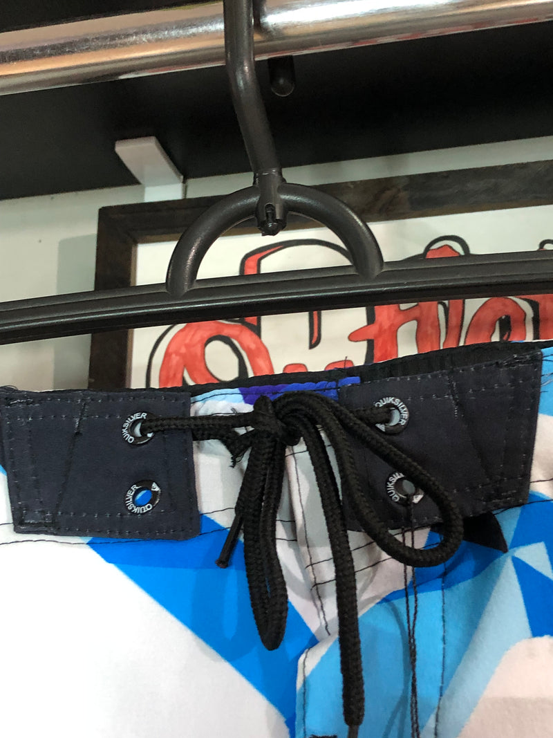 BERMUDA QUIKSILVER EDITION - LETREIRO AZUL