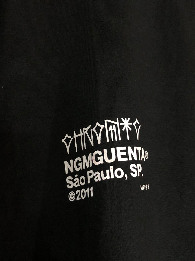 CAMISETA CHRONIC - PREDIO PEGANDO FOGO  - PRETO