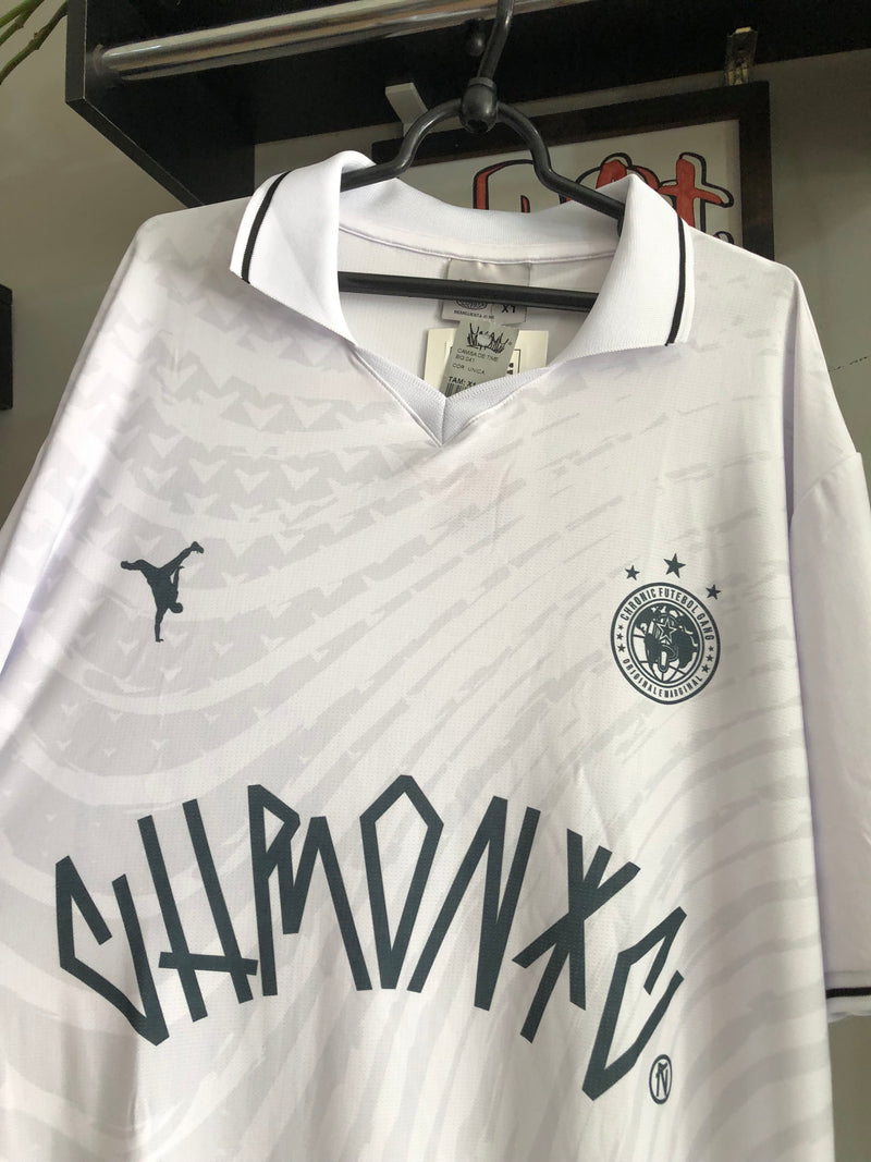 CAMISETA DE TIME CHRONIC - LIVRAI-ME - BRANCA - PLUS SIZE