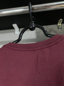 CAMISETA CUSTOM - QUIK LETREIRO - VINHO C/ DETALHE