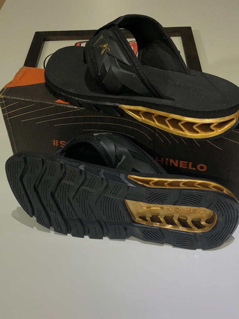 CHINELO KENNER + L7NNON - PRETO c/ DOURADO