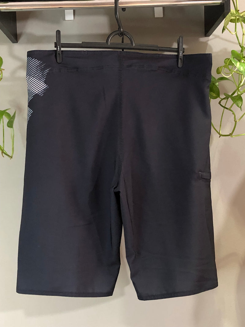 BERMUDA EDITION - ESCRITA PRETA