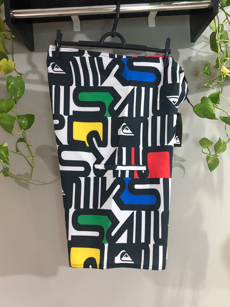 BERMUDA QUIKSILVER EDITION - LETREIRO