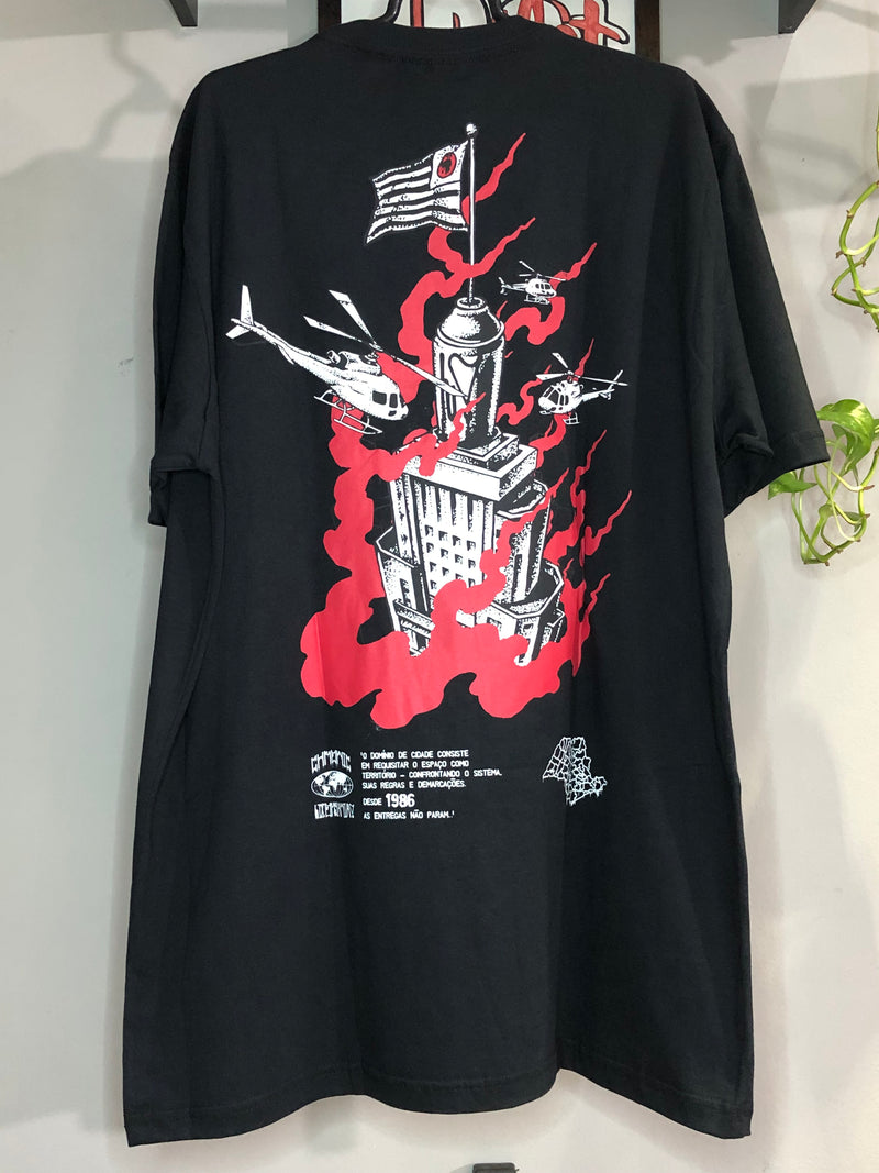 CAMISETA CHRONIC - PREDIO PEGANDO FOGO  - PRETO