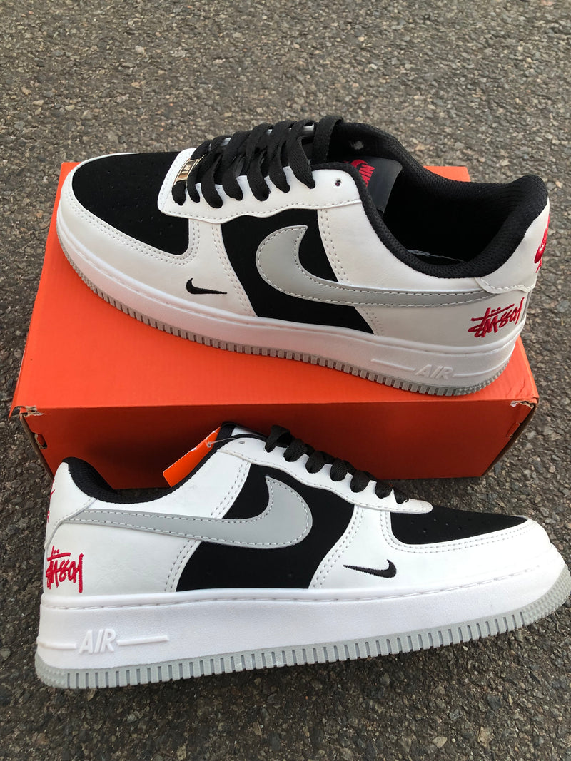 TÊNIS NIKE AIR FORCE x STUSSY