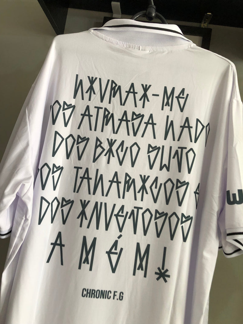 CAMISETA DE TIME CHRONIC - LIVRAI-ME - BRANCA - PLUS SIZE