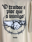 CAMISETA CHRONIC - O TRAIDOR É PIOR QUE O INIMIGO - BEGE