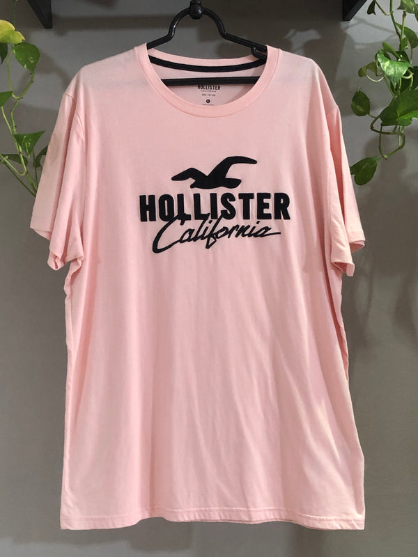 CAMISETA HOLLISTER ORIGINAL- LOGO GRAPHIC