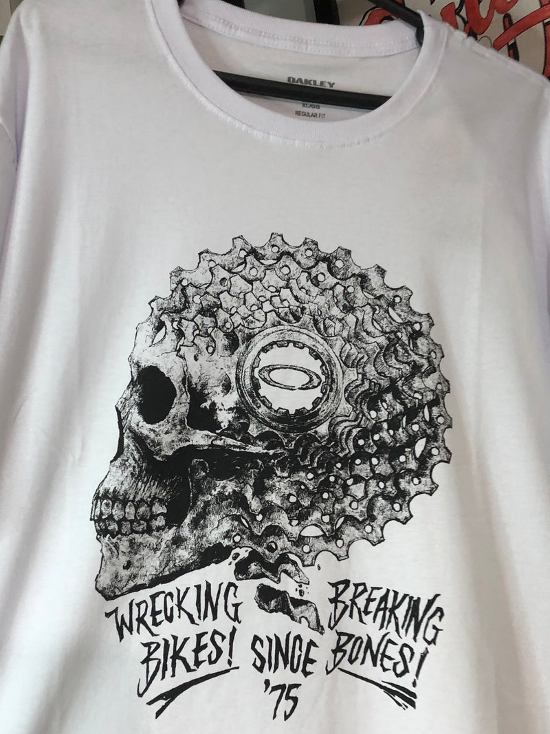 CAMISETA CUSTOM - CRANIO  - BRANCA