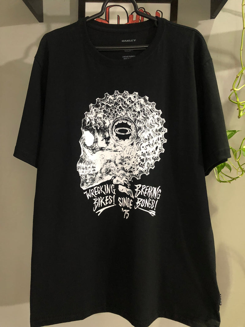 CAMISETA CUSTOM - CRANIO  - PRETA