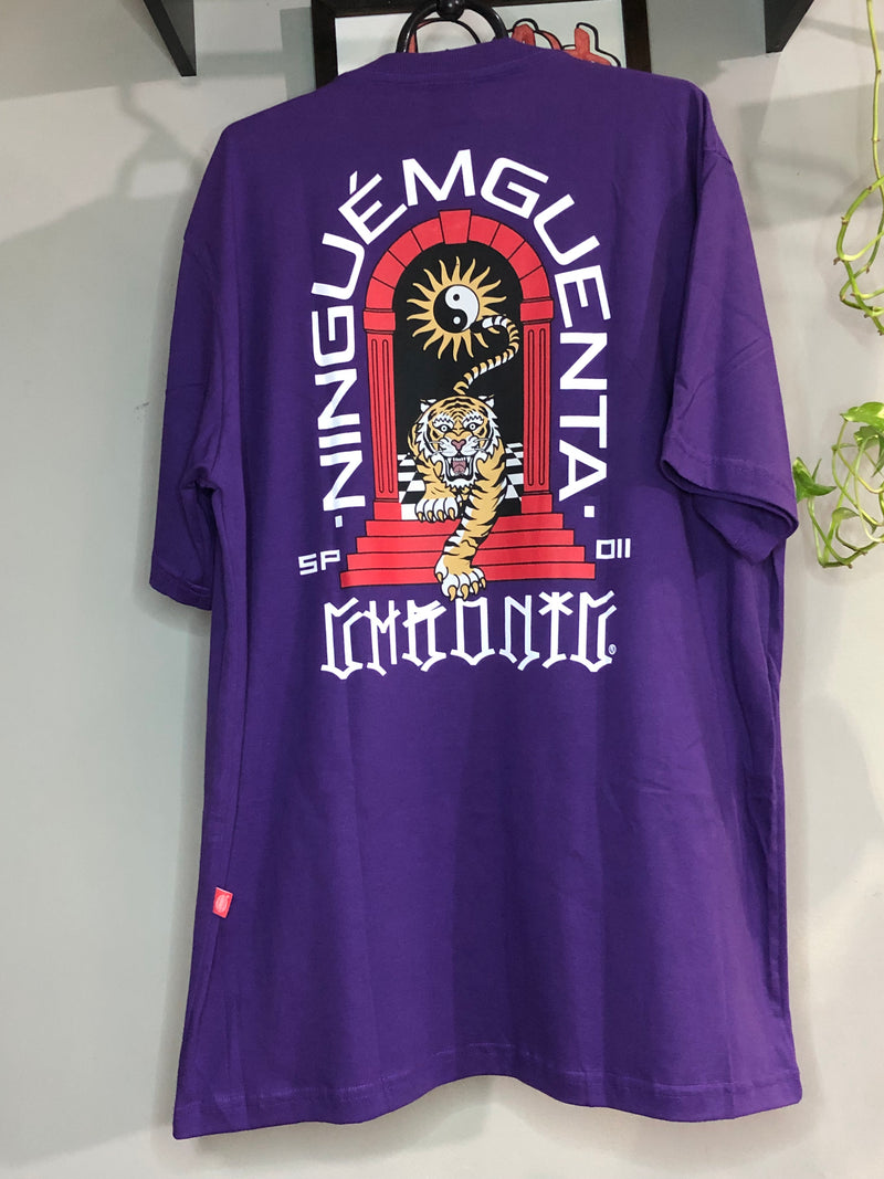 CAMISETA CHRONIC - TIGRE PORTAL - ROXA