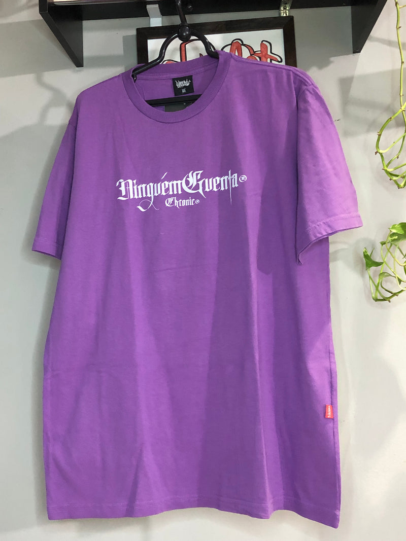 CAMISETA CHRONIC - REZA FORTE BOLSO CHEIO  - ROXO