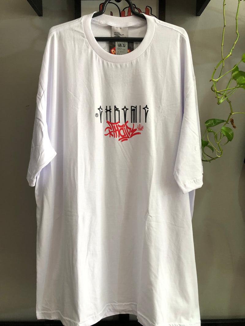 CAMISETA CHRONIC - CORPO FECHADO MENTE ABERTA - BRANCA  - PLUS SIZE