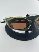 PLANTARIS OAKLEY - GREEN MATTE | LENTE MARROM POLARIZADA  (COMPRE UM ÓCULOS E ESCOLHA O SEGUNDO GRÁTIS)