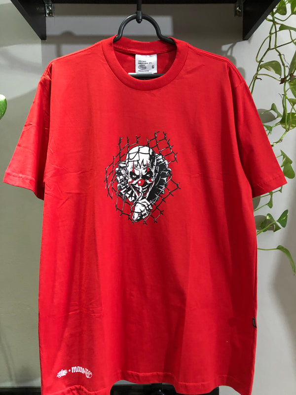 CAMISETA CHRONIC - QUEM FALA MUITO ATIRA SEM MIRA - VERMELHA