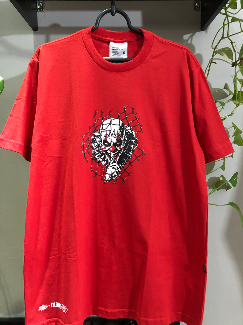 CAMISETA CHRONIC - QUEM FALA MUITO ATIRA SEM MIRA - VERMELHA