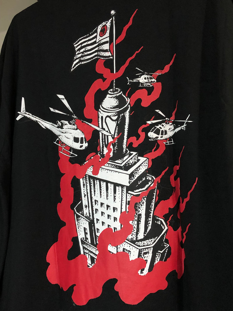 CAMISETA CHRONIC - PREDIO PEGANDO FOGO  - PRETO