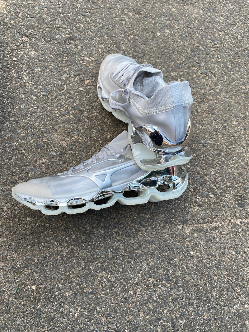 MIZUNO X HAJIME SORAYAMA - CINZA