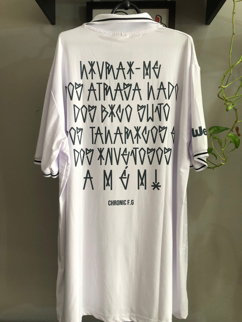 CAMISETA DE TIME CHRONIC - LIVRAI-ME - BRANCA - PLUS SIZE