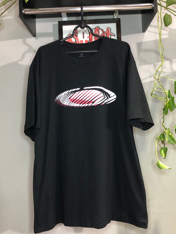 CAMISETA CUSTOM - ICON METALIC VERMELHO - PRETA