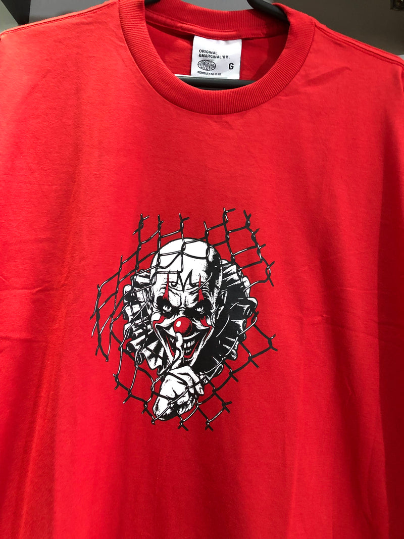 CAMISETA CHRONIC - QUEM FALA MUITO ATIRA SEM MIRA - VERMELHA