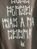 CAMISETA CHRONIC - DEUS PERDOA MAS A RUA COBRA - CINZA