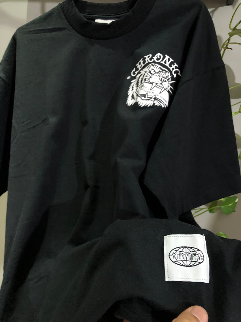 CAMISETA CHRONIC - FOME DE GRANA  - PRETA