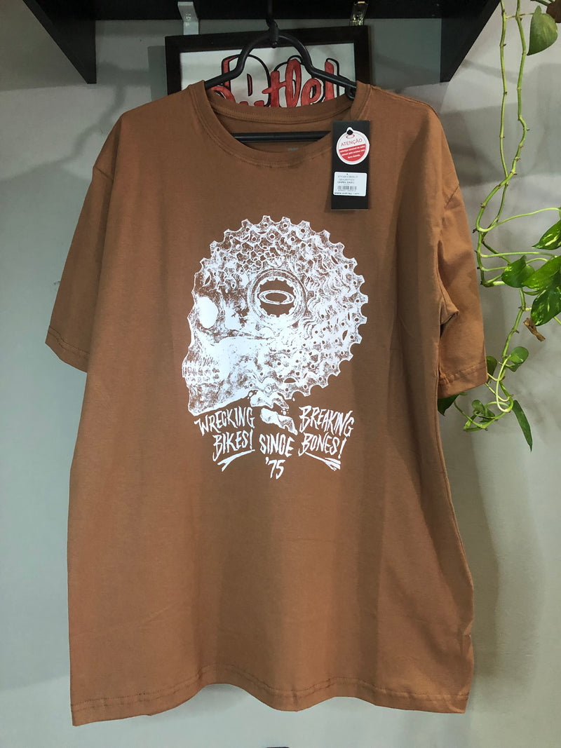 CAMISETA CUSTOM -CRANIO - MARROM