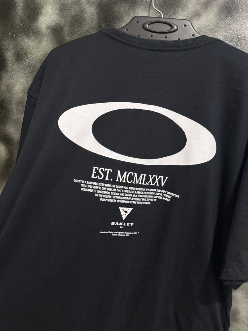 CAMISETA CUSTOM - EST MCMLXXV - PRETA