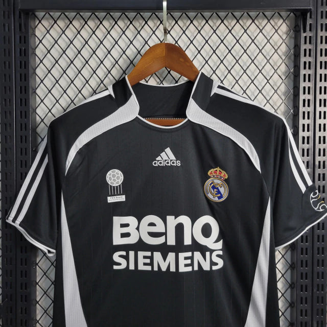 CAMISETA DE TIME RETRO REAL MADRID 2006/2007